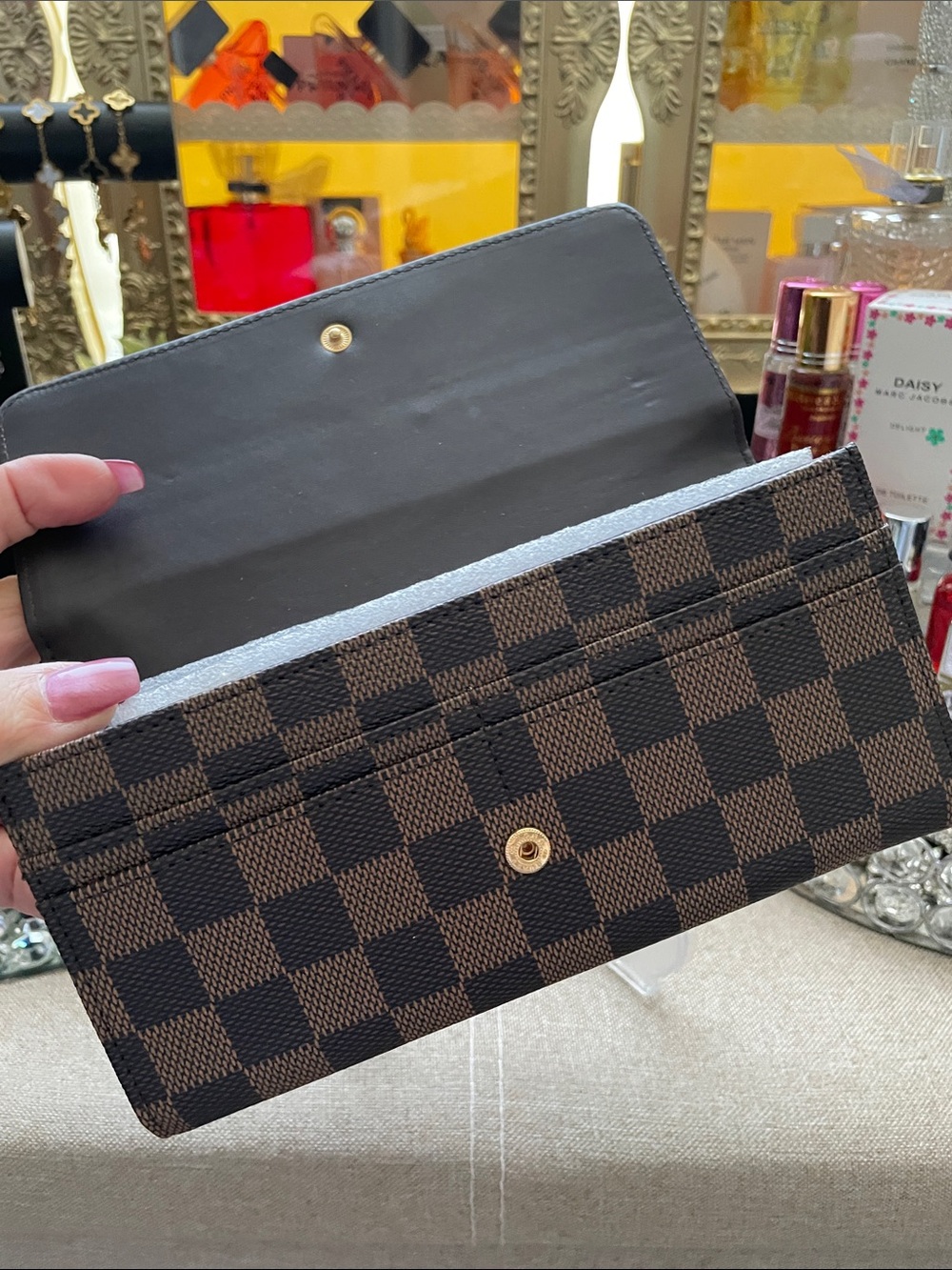✨🤎 Brown Checkered Women's Wallet🤎✨NEW - Picture 6 of 6